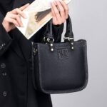 ショルダーバッグ レディースバッグ 本革斜めがけバッグ 22*8*20CM 通勤バッグ 小物収納 財布 本革ミニバッグ 肩掛け 黒色 SKU:IPC01072025003 - Image 10