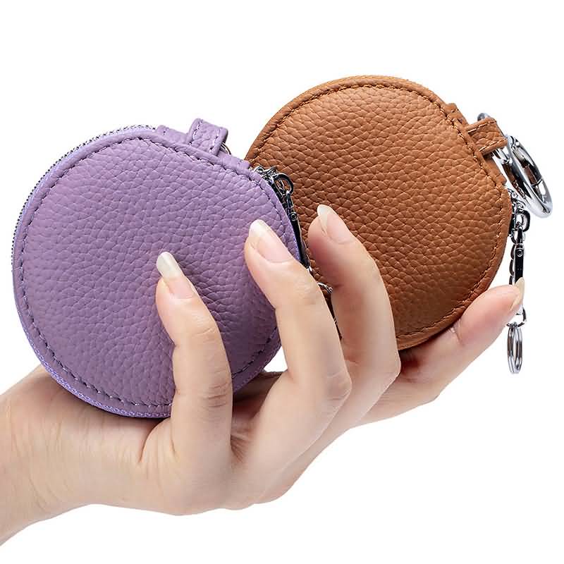 IPC02282025034-05.jpg 小銭入れ イヤホン保護 レザーバッグ 本革 財布 おしゃれ 革小物 小物入れ 小物 ミニ財布 鍵 ミニ チェーン 紛失防止 マルチケース 全8色 SKU:IPC02282025034 - Image 1