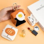 AirPods収納バッグ 小銭入れ イヤホン保護 レザーバッグ カラビナ 小物入れ 小物 紛失防止 マルチケース  全7色 SKU:IPC03012025063 - Image 4