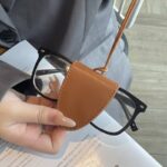 眼鏡ホルダー 合成革製グラスホルダー メガネホルダー サングラスホルダー 眼鏡 全2色 SKU:IPC03252025016 - Image 9