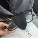 眼鏡ホルダー 合成革製グラスホルダー メガネホルダー サングラスホルダー 眼鏡 全2色 SKU:IPC03252025016 - Image 3