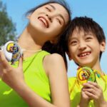 首掛け扇風機 子供用 首掛け ファン ポータブル 3段階風量調整  900mAh内臓バッテリー USB 充電式  ハンズフリーファン 暑さ対策グッズ 全2色 SKU:IPC03252025040 - Image 2