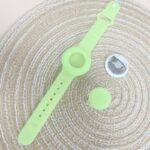 Airtag用 アップル エアタグ ケース シリコンバンド Apple AirTag ケース Apple AirTag カバー幼児 子供向け 保護ケース アップル エアタグ用の紛失防止 Airtagアクセサリー 全8色 SKU:IPC06082024022 - Image 5