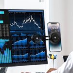 真空スマホスタンド 電動真空吸着機能 ワイヤレス充電器 折り畳み式 真空スマホスタンド 超強吸着力 車載スマホホルダー 片手操作 携帯ホルダー 全2色 SKU:IPC08222024013 - Image 7