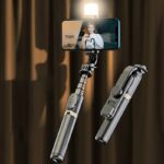 三脚付き自撮り棒 Q03s  スマホスタンド   補光ライト付き 三脚ホルダー スマホ用クリップ スマートフォンホルダー 700mmまで伸びる  リモコン付き  全2色 SKU:IPC09102024026 - Image 14