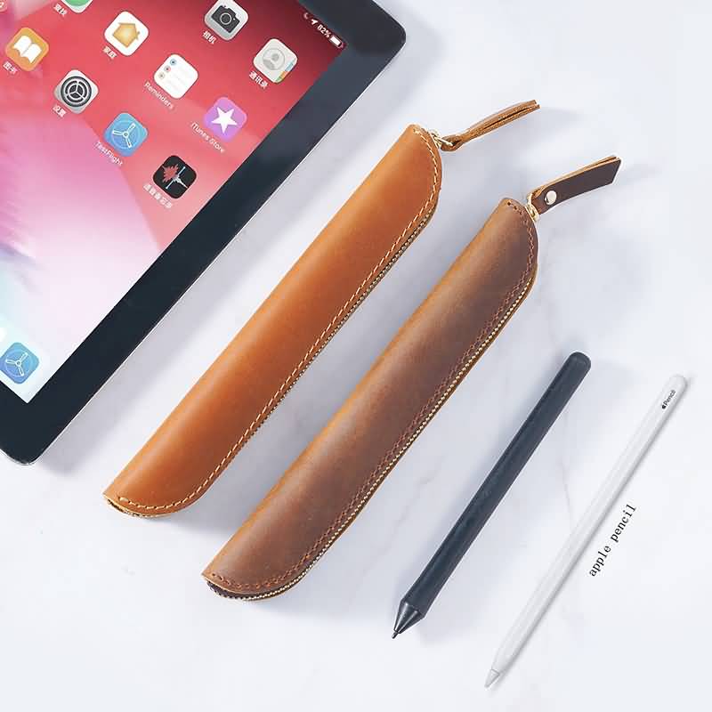 IPC10112024046-01.jpg 高級本革製 Apple pad pencil ペンシルホルダー ペン数枚収納可能 apple pencil 収納バッグ 紛失防止 ポーチ ペン収納バッグ Apple Pencilアクセサリー 全8色 SKU:IPC10112024046 - Image 1