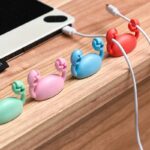 ケーブルホルダーケーブルクランプ ケーブル管理 (単個）スマートホルダー イヤホン スマホ充電用ケーブル 配線整理 両面テープ付き 壁固定対応 ケーブル収納 ケーブル整理 全8色 SKU:IPC1111920244050