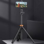 三脚ホルダー  AKT01 リモコン付き 多機能自撮り棒 360°回転可能 ポータブルスタンド 1.49m 三脚スタンド vlogタブレット  360°回転 セルカ棒 Black/Orange  SKU:PC1282024012LT