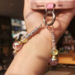 かわいい キラキラ 手首 ハンドストラップ 携帯ストラップ キラキラ キーホルダー スマホストラップ 女子 短い 可愛い スマホ スマホストラップ リストストラップ  全5色 SKU: AC04302025142 - Image 3
