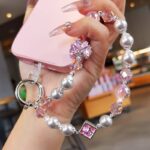 かわいい キラキラ 手首 ハンドストラップ 携帯ストラップ  キラキラ キーホルダー スマホストラップ  女子 短い 可愛い スマホ スマホストラップ   リストストラップ 全2色 SKU:AC04302025242 - Image 2
