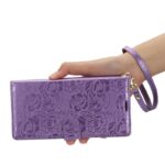 iPhone 17 手帳型ケース 腕ストラップ付属 16e対応手帳型ケース