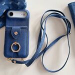 iPhone 17 背面型ケース iPhone16Pro PUレザー ケース ショルダーストラップ付き
