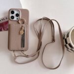 iPhone 17 手帳型ケース ストラップ付属