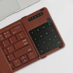 三つ折りたたみ式Bluetoothキーボード B077T 折りたたみ式 ミニタッチキーボード Bluetooth ワイヤレスキーボード
