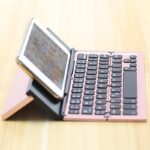 折りたたみ式Bluetoothキーボード GK608 極薄折りたたみ式 Bluetooth V3.0 キーボード 内蔵ホルダー付き