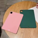 アイパッド ケース シリコン素材 背面型ケース iPad ケース iPad 第11世代 A16 対応ケース