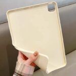 アイパッド ケース シリコン素材 背面型ケース iPad ケース iPad 第11世代 A16 対応ケース