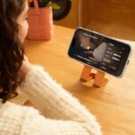 iPhone・スマホ 通用Magsafe対応ケース 強力磁 ケース 角度調節可能 折れ畳式 カード収納可能 ケース magsafe対応収納ケース