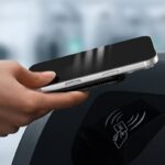 iPhone・スマホ 通用Magsafe対応ケース 強力磁 ケース 角度調節可能 折れ畳式 カード収納可能 ケース