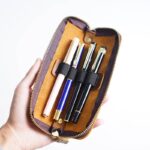 高級本革製 Apple pad pencil ペンシルホルダー ペン数枚収納可能 apple pencil 収納バッグ 紛失防止 ポーチ ペン収納バッグ Apple Pencilアクセサリー 全6色 SKU:PC08052026042 - 画像 (12)